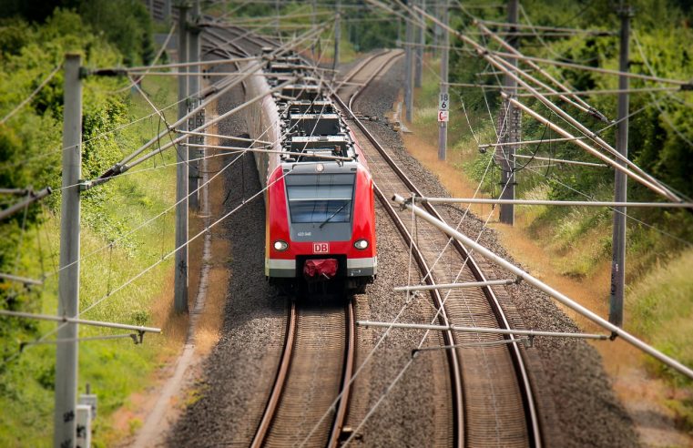 [Infográfico] Ferrovias como alternativas aos problemas rodoviários: este é o caminho do futuro?